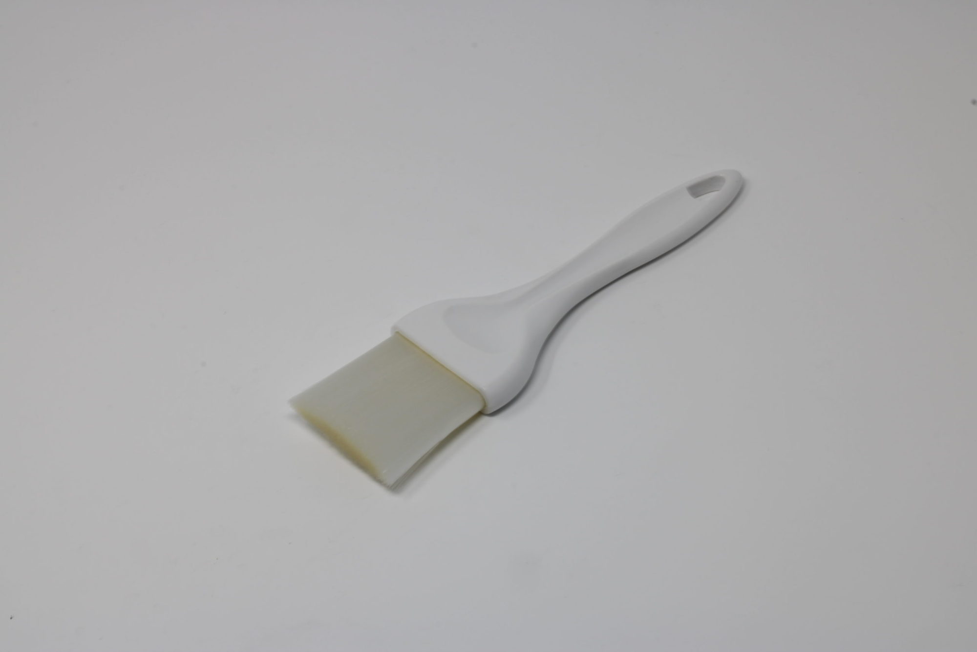 Royal Pastry Brush Plastic Handle 2'' - BRP200
