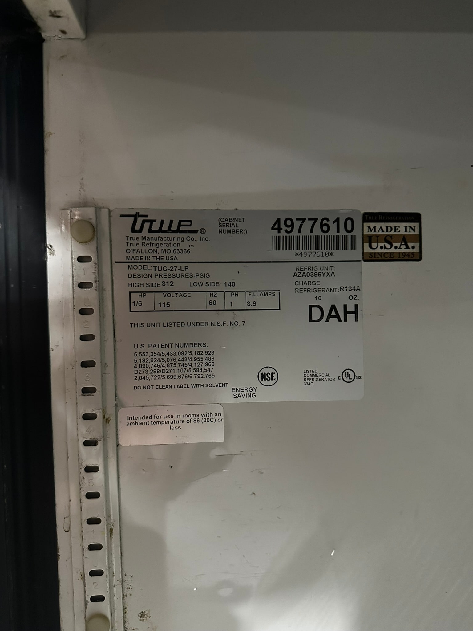 True TUC-27 Series Single Door 27" Under Counter Refrigerator REFURBISHED CFE-0146 True TUC-27 Series Single Door 27" Under Counter Refrigerator REFURBISHED CFE-0146
