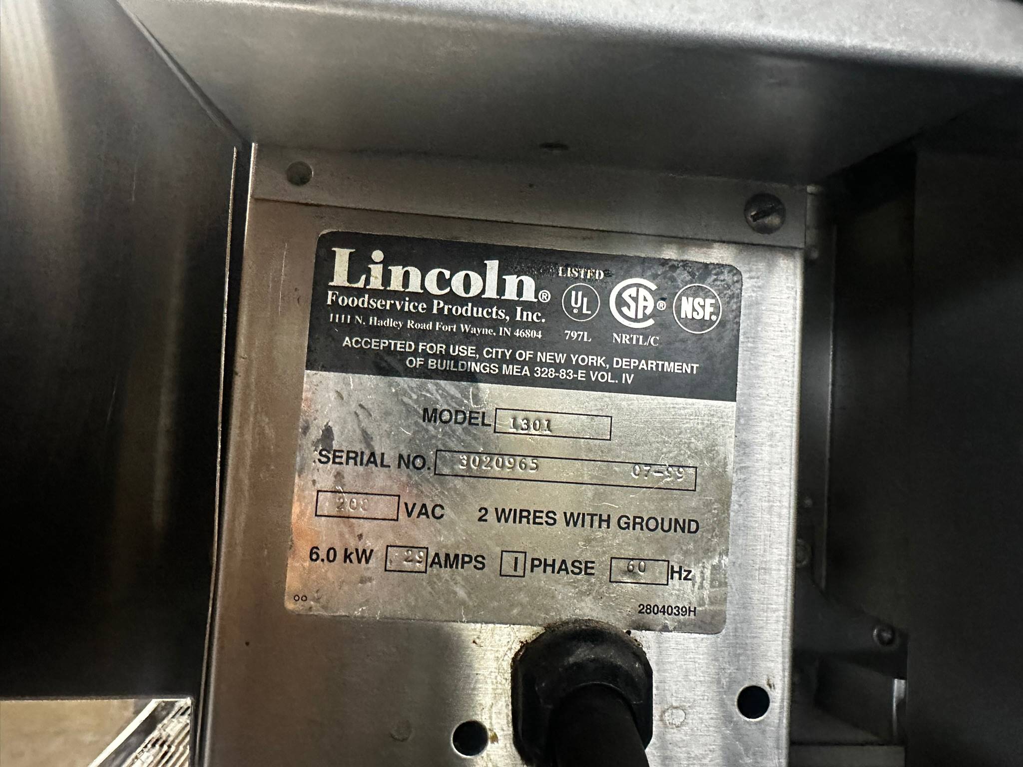 Lincoln 1301/1353 Impinger Countertop Std Conveyor Oven Electric Analog 208v REFURBISHED - SRBO-0157 Lincoln 1301/1353 Impinger Countertop Std Conveyor Oven Electric Analog 208v REFURBISHED - SRBO-0157