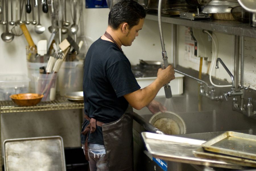 jet-tech-undercounter-dishwasher-commercial-canada