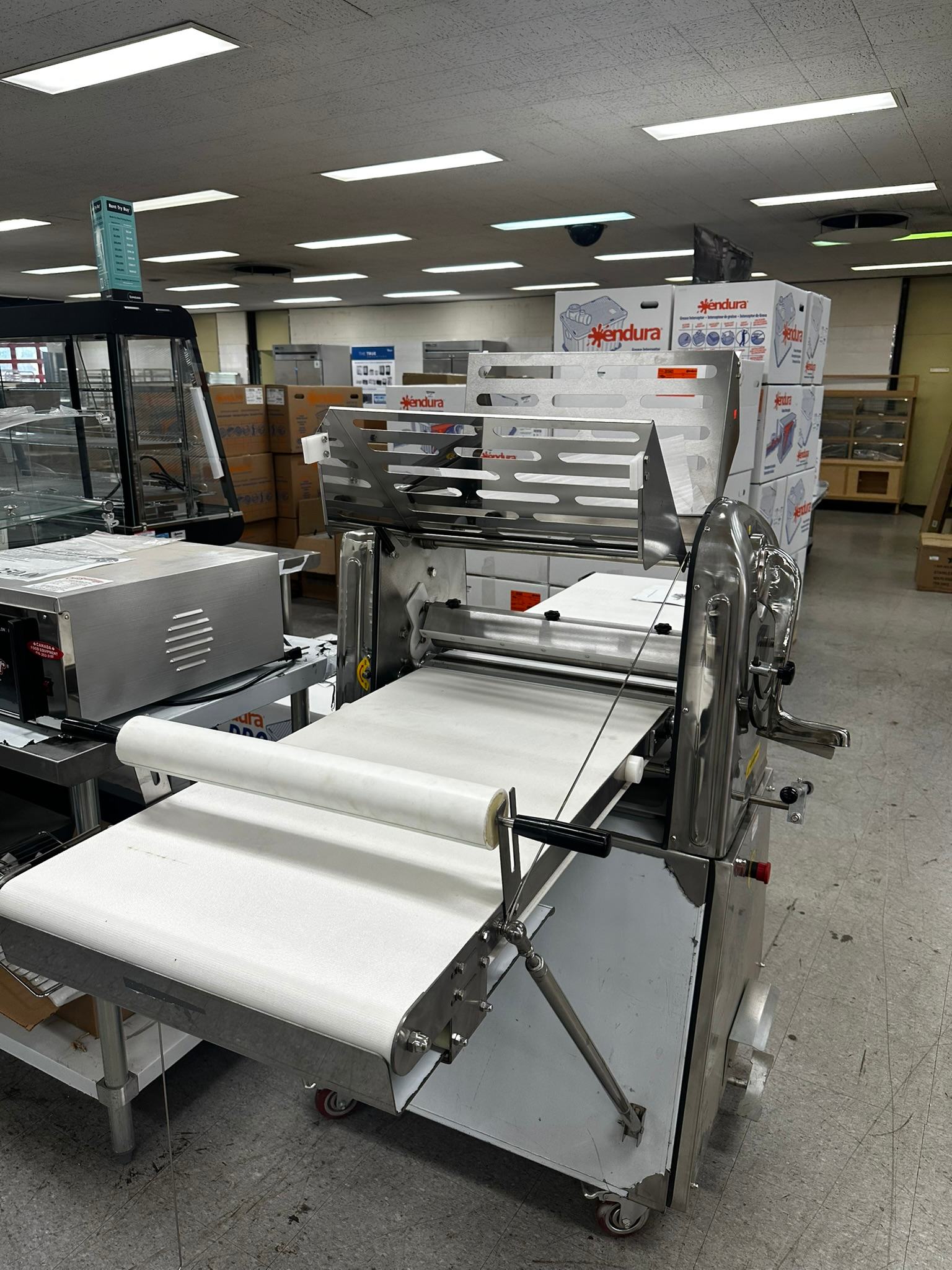 Universe 20" x 81" Belt Floor Reversable Dough Sheeter GL-E520 - 110v / 1PH/ 60 HZ