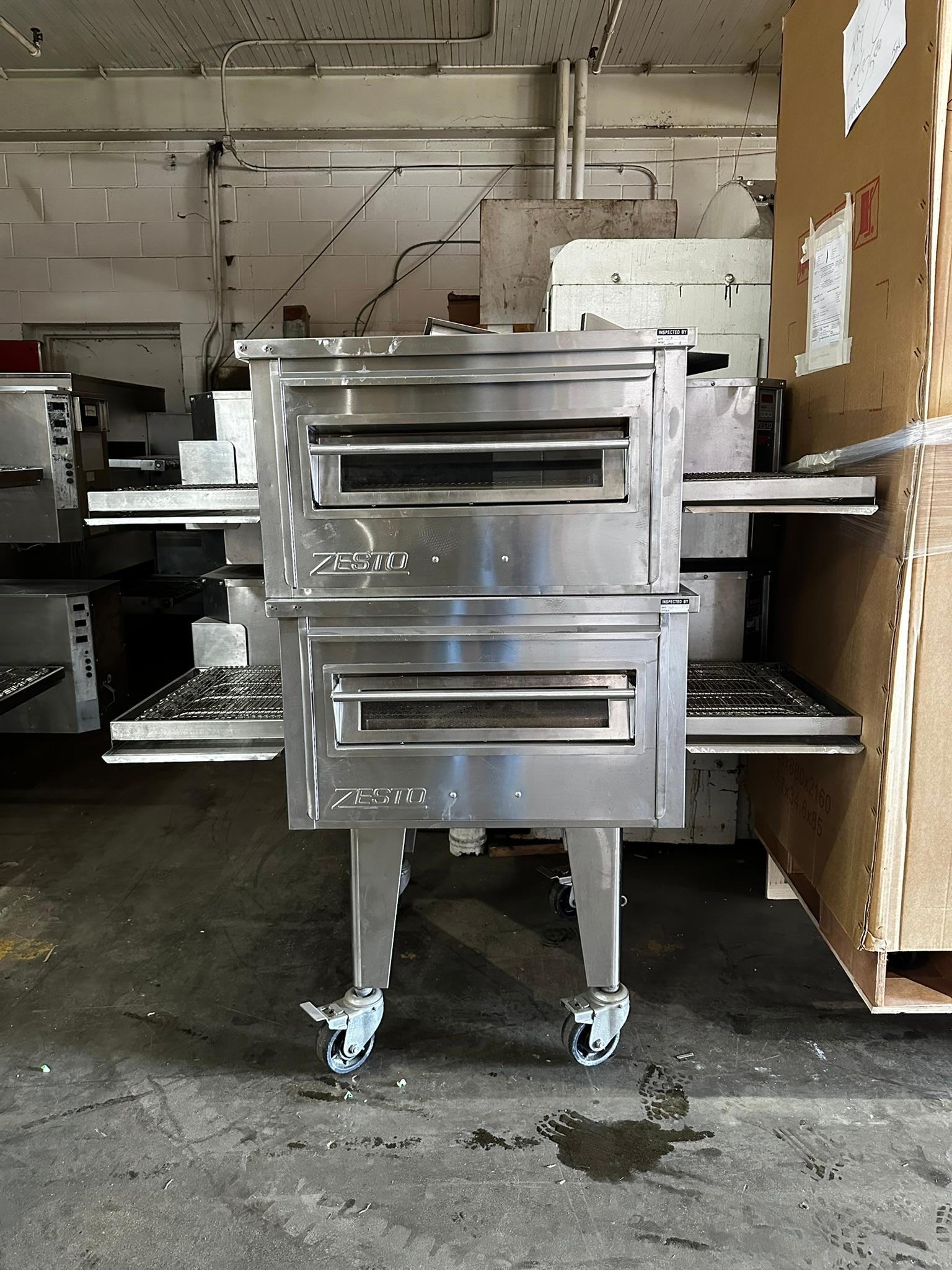 (USED) Zesto Natural Gas Double Conveyor Pizza/Bake Oven, 18″ Wide Belt, 30″ Cook Chamber REFURBISHED - SRBO-0160