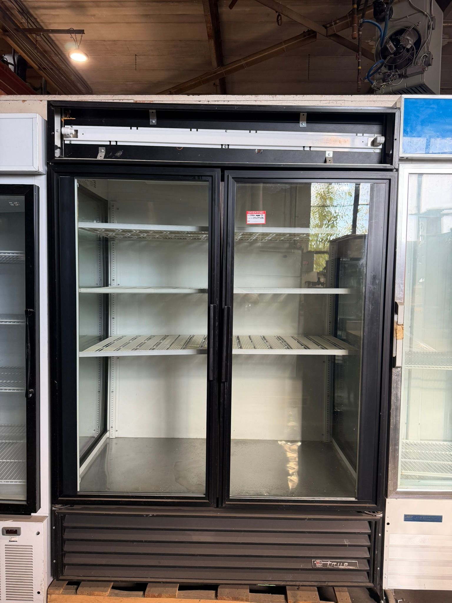 True Glass End Merchandiser - GEM-49 REFURBISHED - SRBAC-12