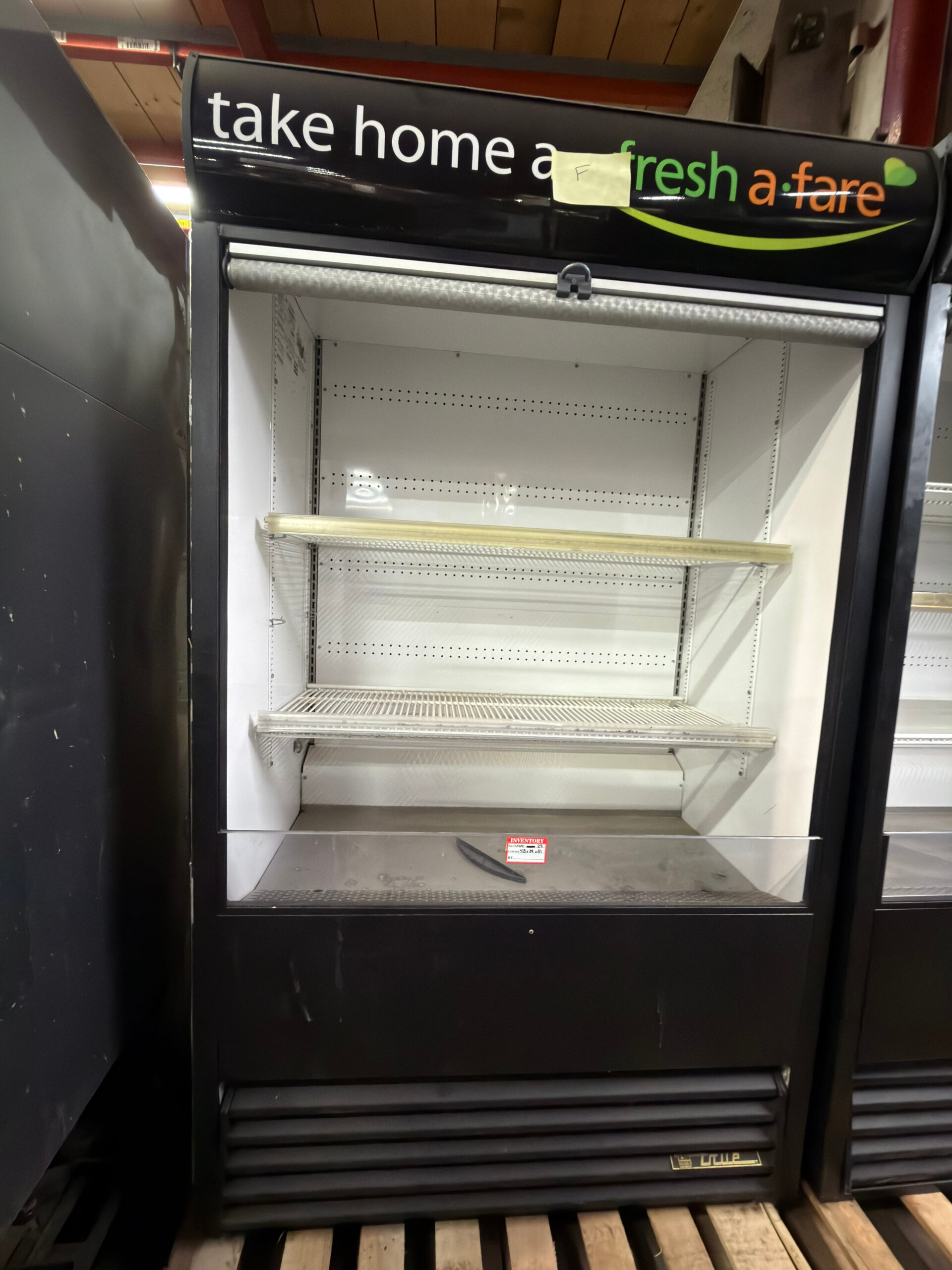 True TAC-48-LD 48″ Vertical Open Air Curtain Merchandiser REFURBISHED -SRBAC-29
