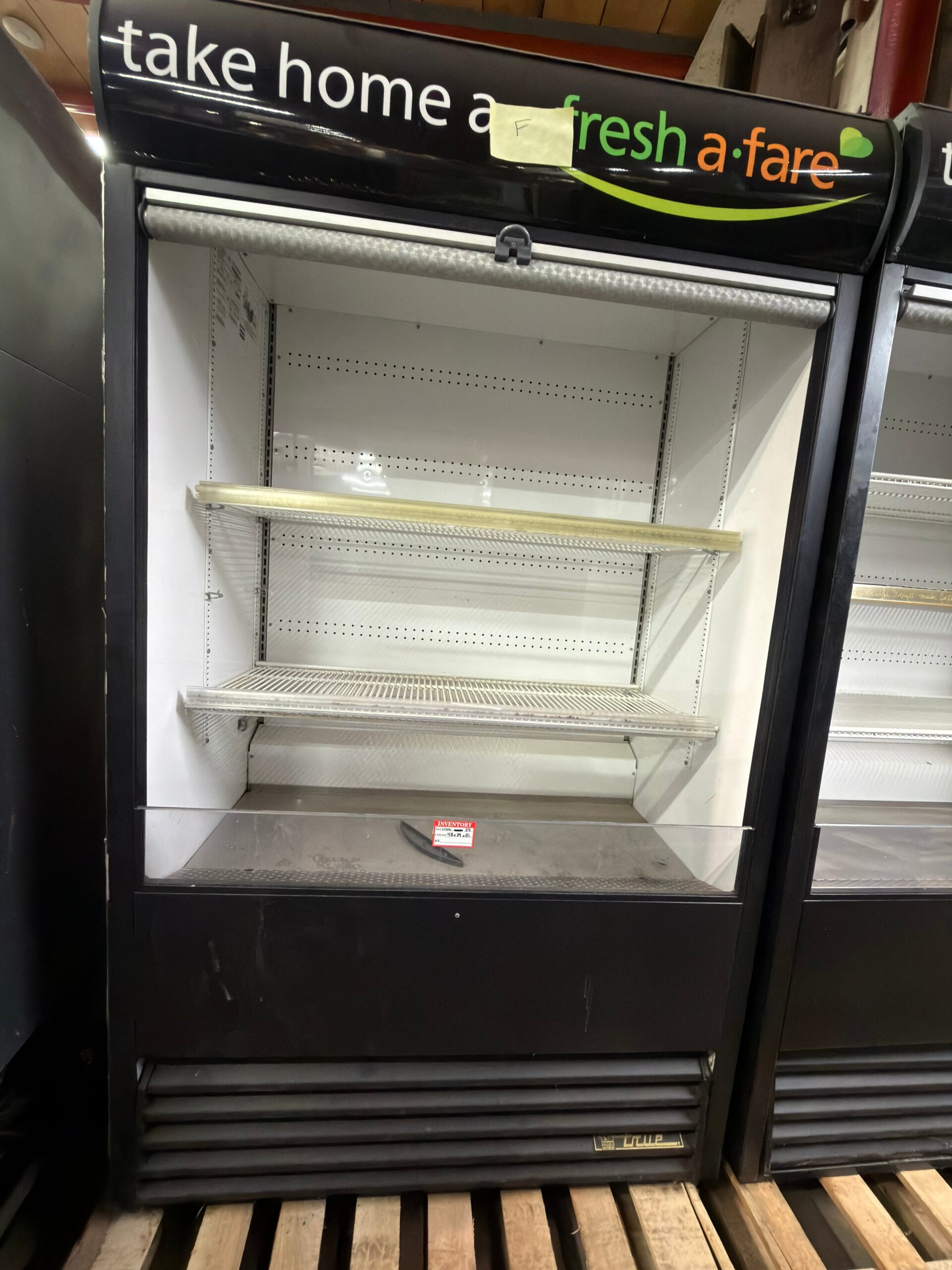 True TAC-48-LD 48″ Vertical Open Air Curtain Merchandiser REFURBISHED -SRBAC-29