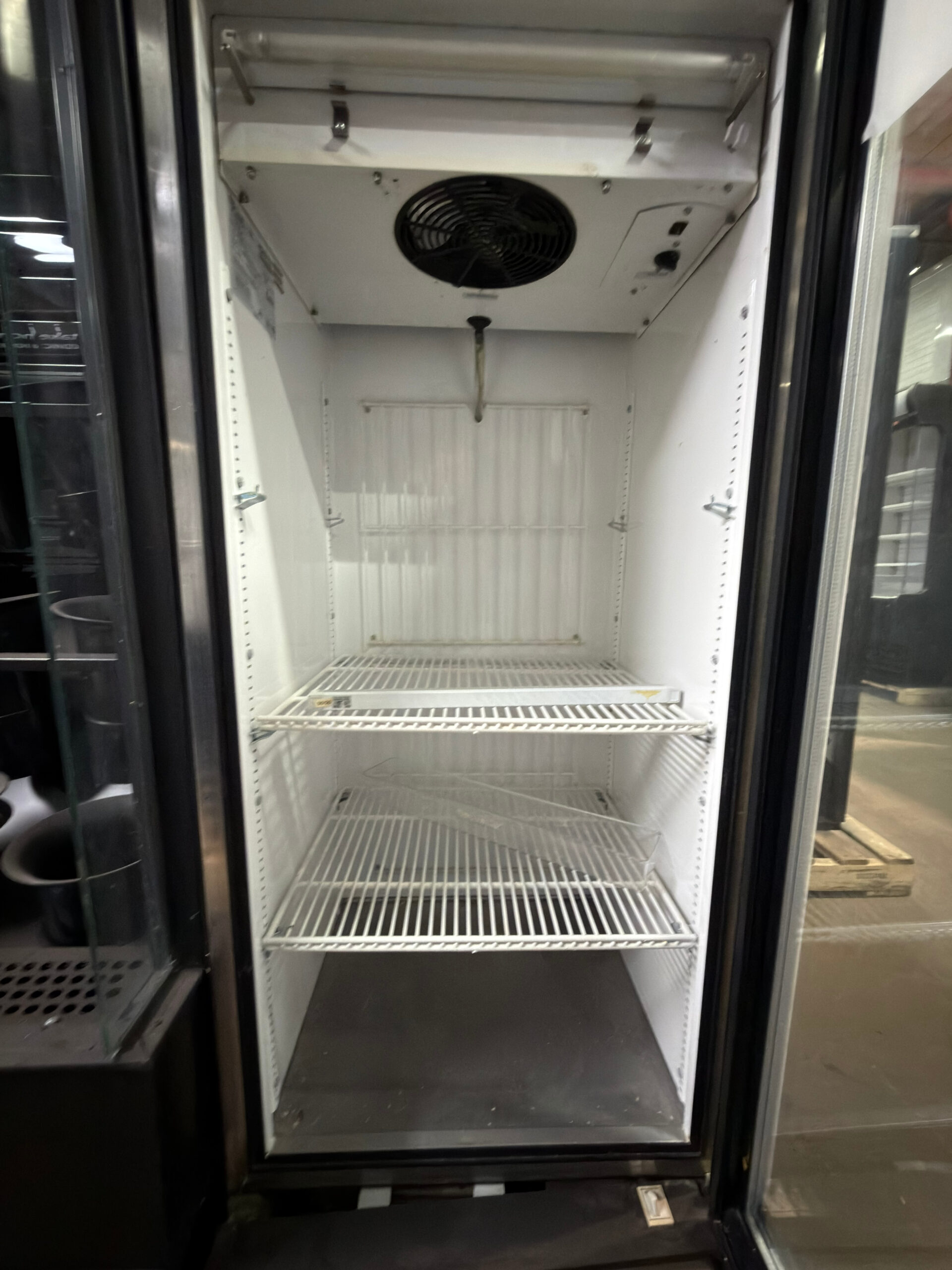 True GDM-12F-HC~TSL01 25" Glass Door Merchandiser Freezer REFURBISHED - SRBAC-36
