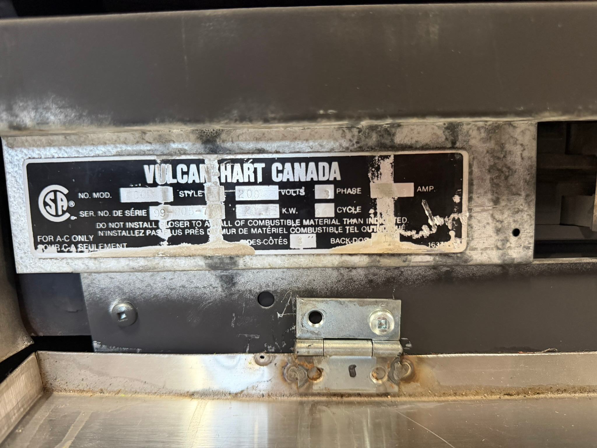 Vulcan 60" Electric Range with 6 French Plates, 24" Griddle, 2 Standard Oven REFURBISHED – SRBO-0168