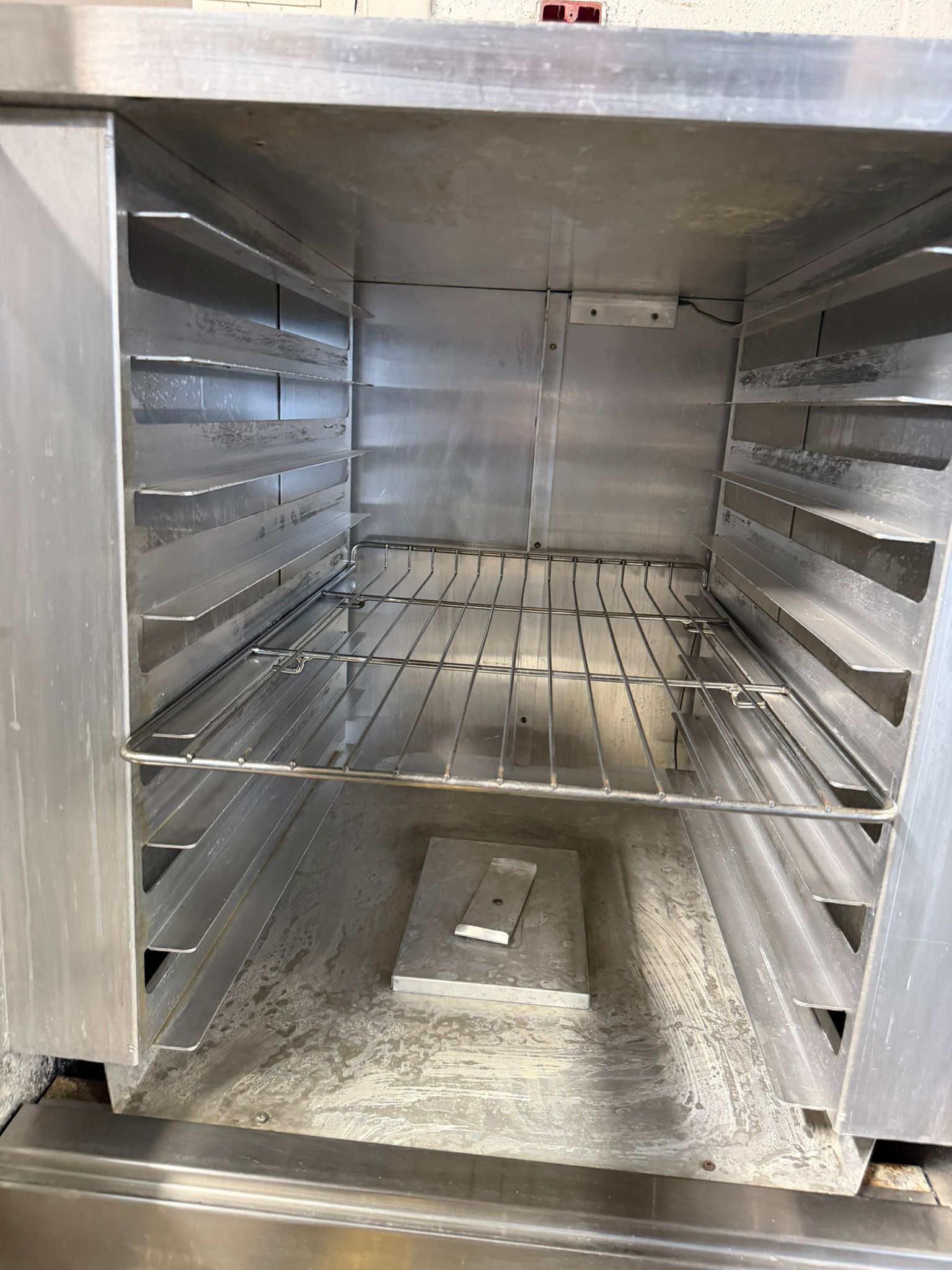 Lessard 8 Pan Capacity Holding Cabinet REFURBISHED CFE-0148 Lessard 8 Pan Capacity Holding Cabinet REFURBISHED CFE-0148