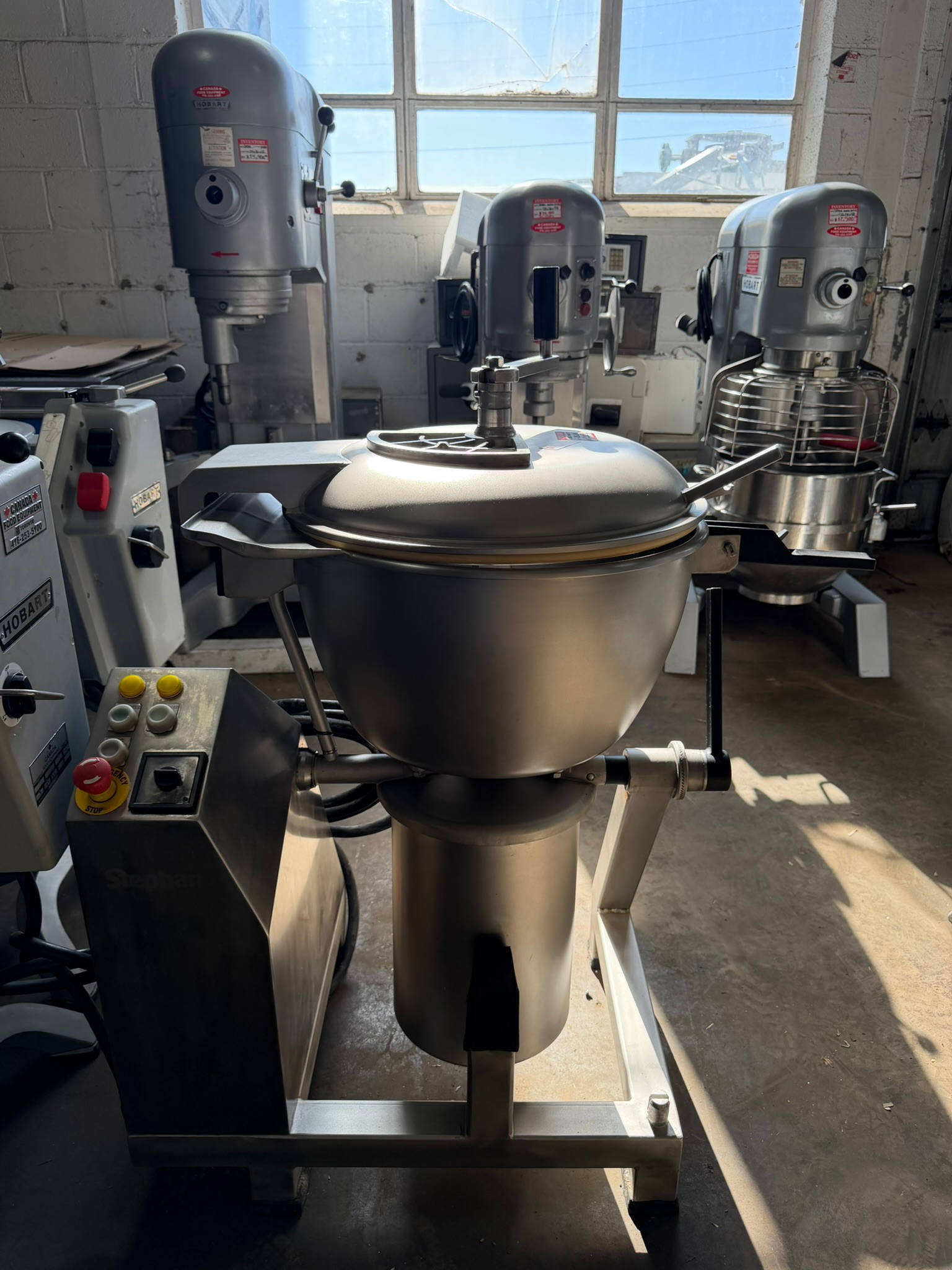 Stephan VCM 44 A/1 Vertical Mixer W/ Dough Blade, 3 Phase, 220 Volts. REFURBISHED – SRBO-0190 Stephan VCM 44 A/1 Vertical Mixer W/ Dough Blade, 3 Phase, 220 Volts. REFURBISHED – SRBO-0190