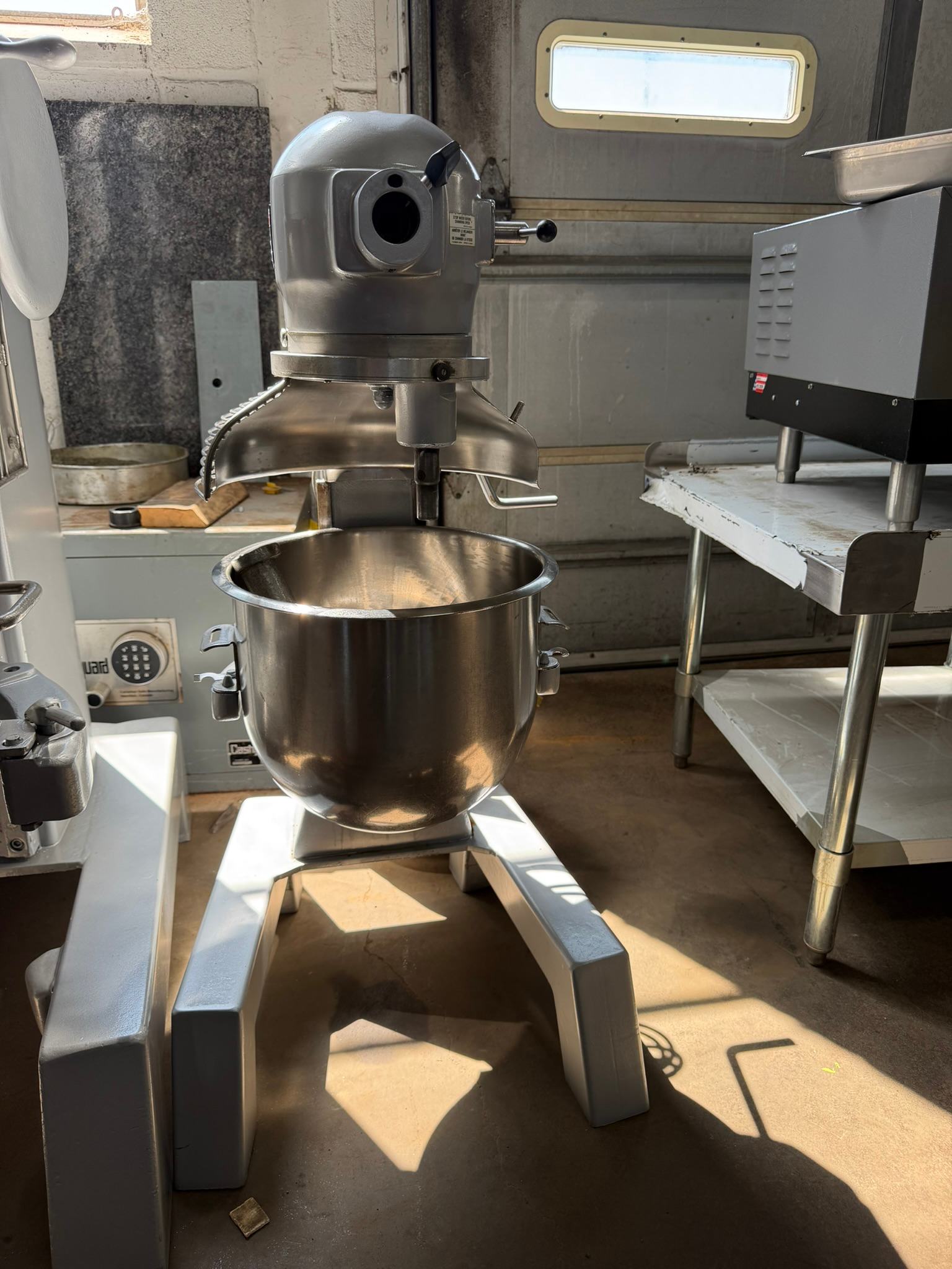 Hobart A200F 20Qt Floor Model Mixer [115V/1Phase] REFURBISHED CFE-0111
