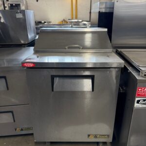 True TSSU-27 Single Door Sandwich/Salad Food Prep Table Refrigerator, 8 Pan, 27", 115/60/1 REFURBISHED CFE-0142