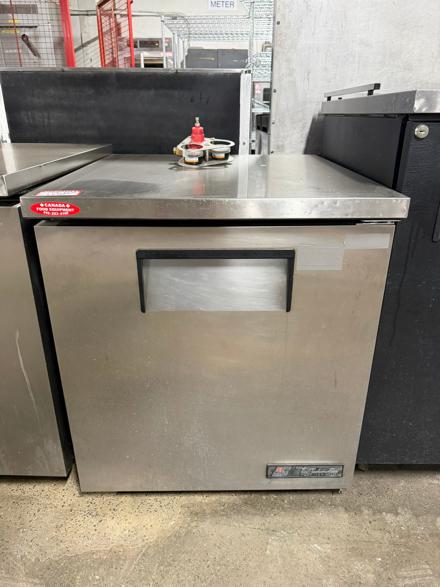 True TUC-27-LP-HC 27" Solid 1-Door Low Profile Undercounter Refrigerator REFURBISHED CFE-0166