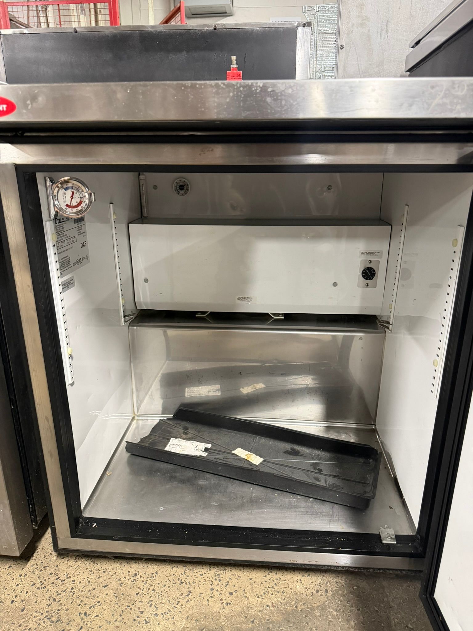True TUC-27-LP-HC 27" Solid 1-Door Low Profile Undercounter Refrigerator REFURBISHED CFE-0166