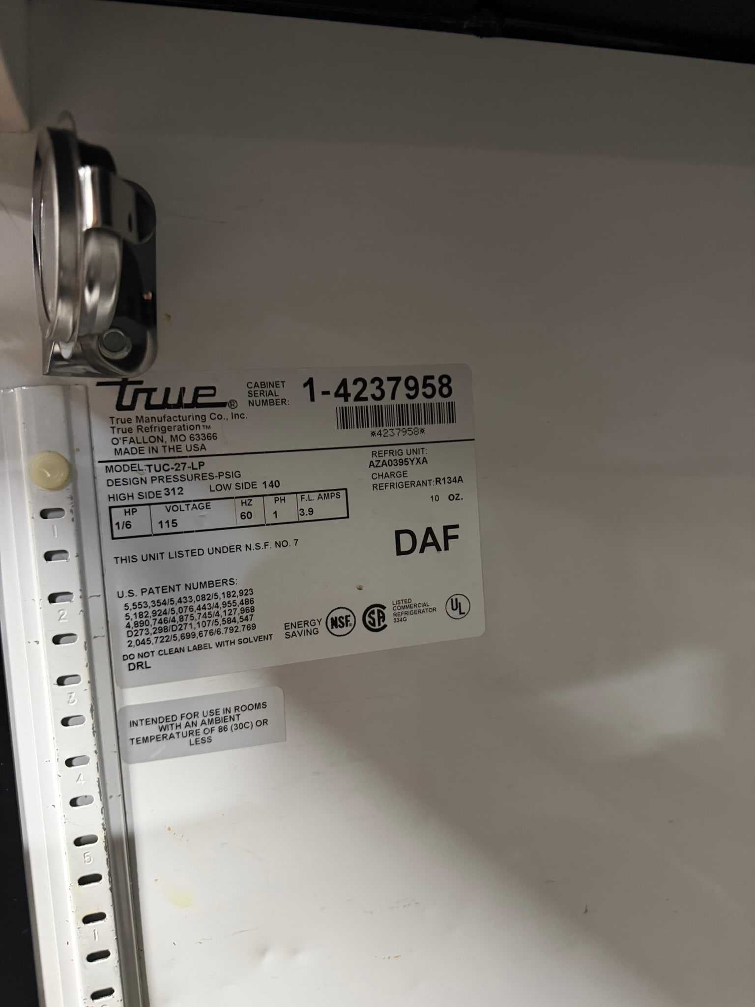 True TUC-27-LP-HC 27" Solid 1-Door Low Profile Undercounter Refrigerator REFURBISHED CFE-0166