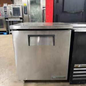 True TUC-27 Undercounter Refrigerator 27″ REFURBISHED CFE-0175