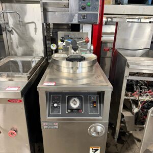 BKI LPF-F 48 lb Electric Pressure Chicken Fryer - 240v/3ph REFURBISHED CFE-0206 BKI LPF-F 48 lb Electric Pressure Chicken Fryer - 240v/3ph REFURBISHED CFE-0206