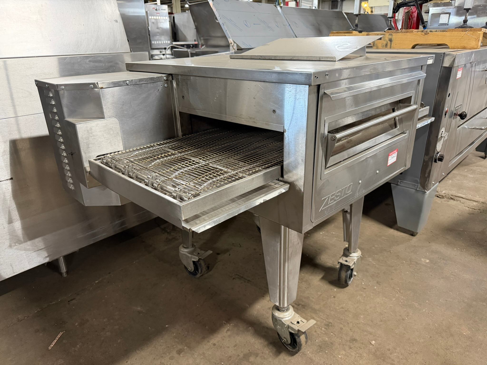 Zesto CG3018 Natural Gas Double Conveyor Pizza/Bake Oven, 18″ Wide Belt, 30″ Cook Chamber REFURBISHED CFE-0221 Zesto CG3018 Natural Gas Double Conveyor Pizza/Bake Oven, 18″ Wide Belt, 30″ Cook Chamber REFURBISHED CFE-0221