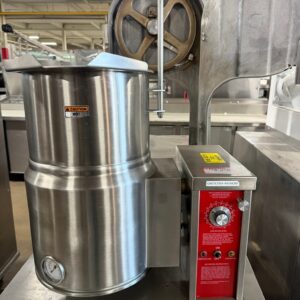 Crown EC-6TW 6-Gallon Manual Tilting Steam Kettle 208V - 3 Phase REFURBISHED CFE-0243 Crown EC-6TW 6-Gallon Manual Tilting Steam Kettle 208V - 3 Phase REFURBISHED CFE-0243