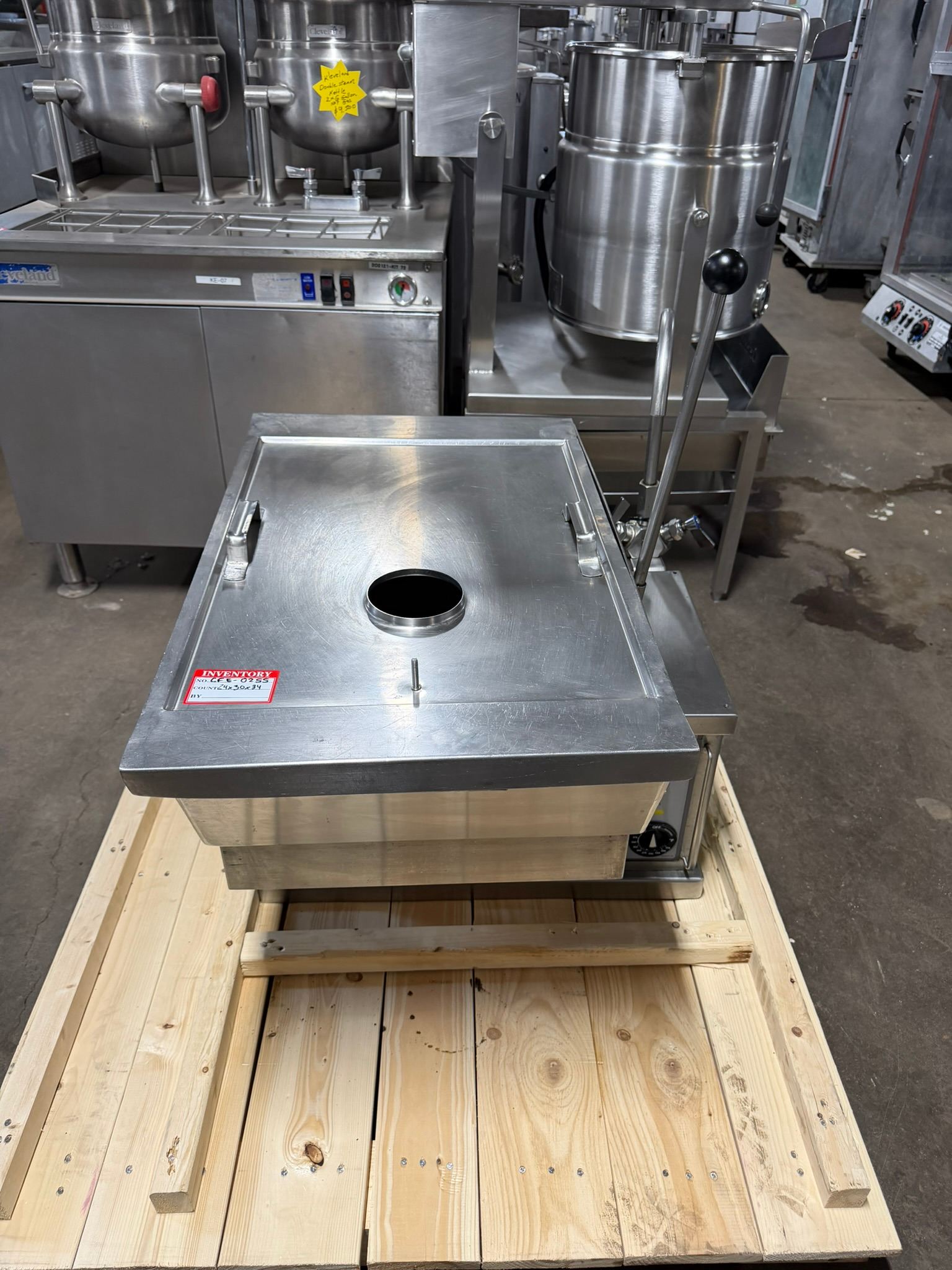 Cleveland SET10 Countertop 10 Gallon Tilt Skillet, Electric REFURBISHED CFE-0255 Cleveland SET10 Countertop 10 Gallon Tilt Skillet, Electric REFURBISHED CFE-0255