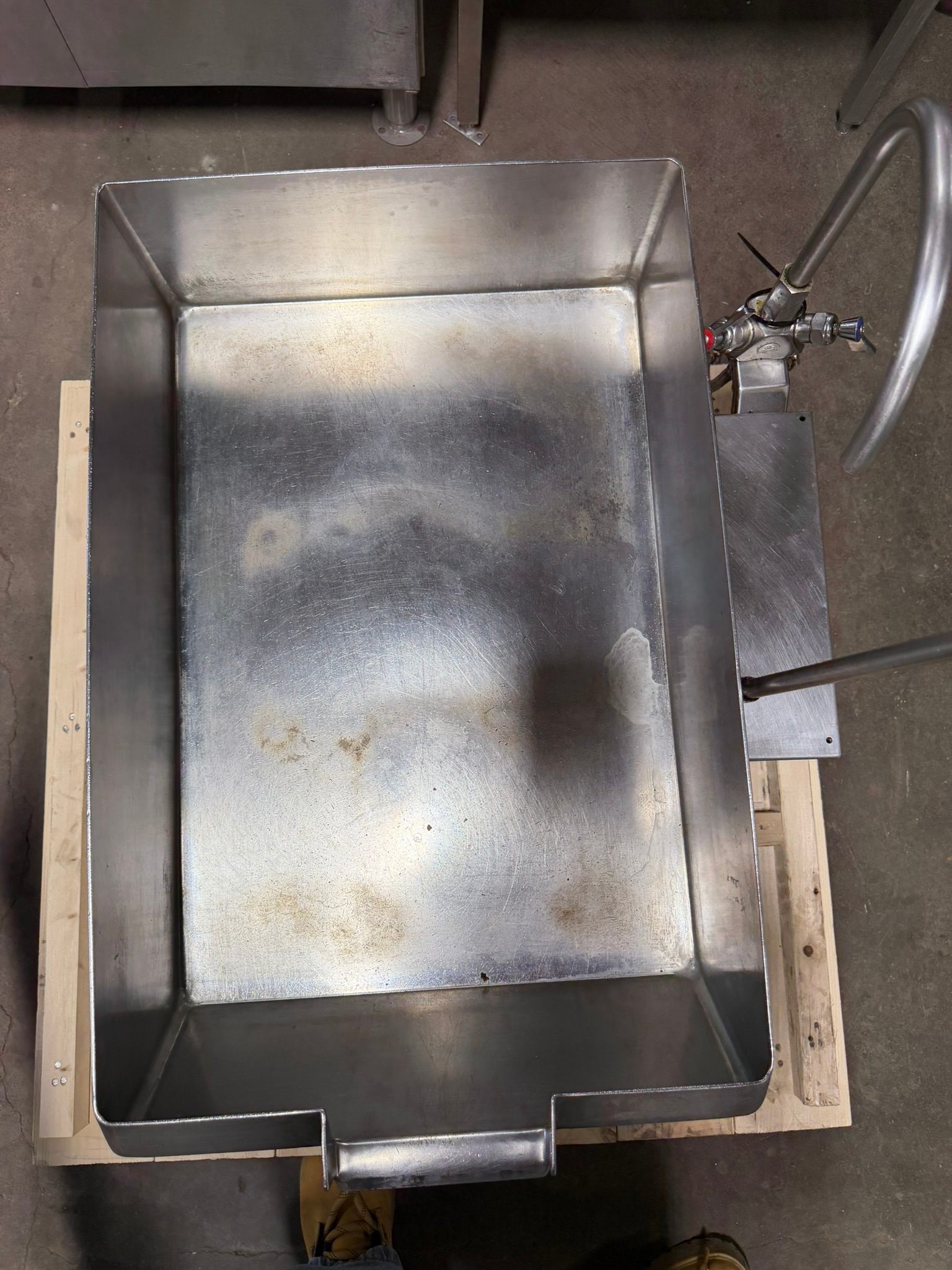 Cleveland SET10 Countertop 10 Gallon Tilt Skillet, Electric REFURBISHED CFE-0255 Cleveland SET10 Countertop 10 Gallon Tilt Skillet, Electric REFURBISHED CFE-0255