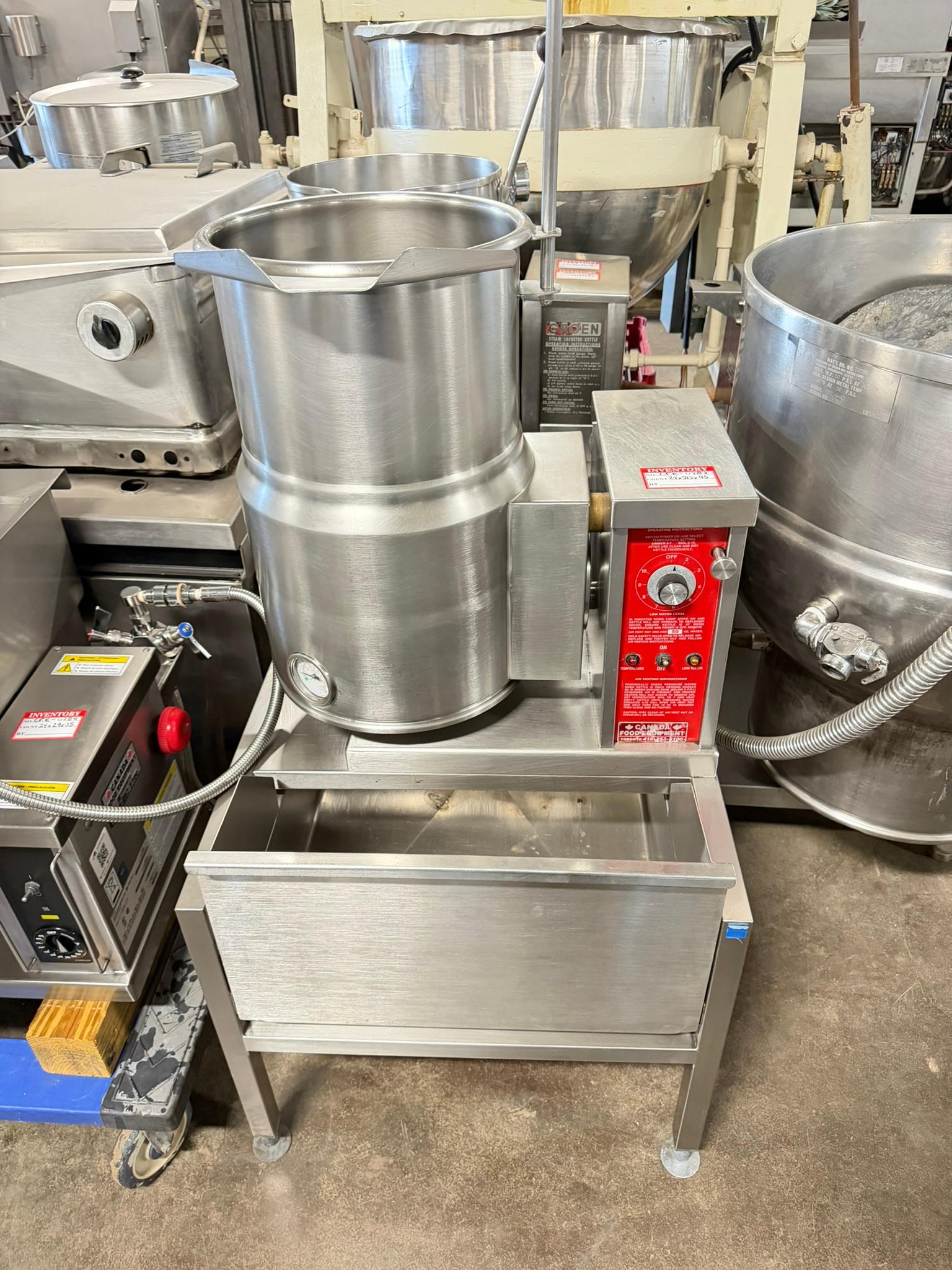 Vulcan K12ETT Countertop 12 Gallon Tilting Kettle, Electric REFURBISHED CFE-0282 Vulcan K12ETT Countertop 12 Gallon Tilting Kettle, Electric REFURBISHED CFE-0282