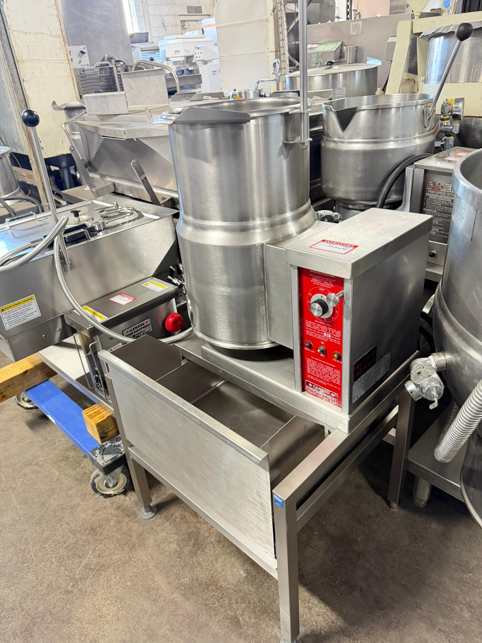Vulcan K12ETT Countertop 12 Gallon Tilting Kettle, Electric REFURBISHED CFE-0282 Vulcan K12ETT Countertop 12 Gallon Tilting Kettle, Electric REFURBISHED CFE-0282