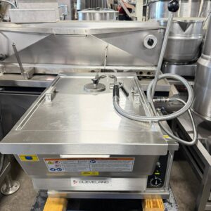 Cleveland SET10 Countertop 10 Gallon Tilt Skillet, Electric REFURBISHED CFE-0284 Cleveland SET10 Countertop 10 Gallon Tilt Skillet, Electric REFURBISHED CFE-0284