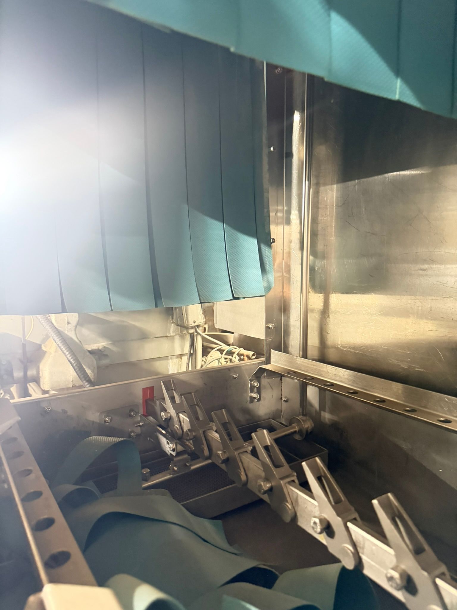Jackson ES-44R Single Tank Low Temperature Conveyor Dishmachine - Left to Right, 208V, 3 Phase REFURBISHED CFE-0325