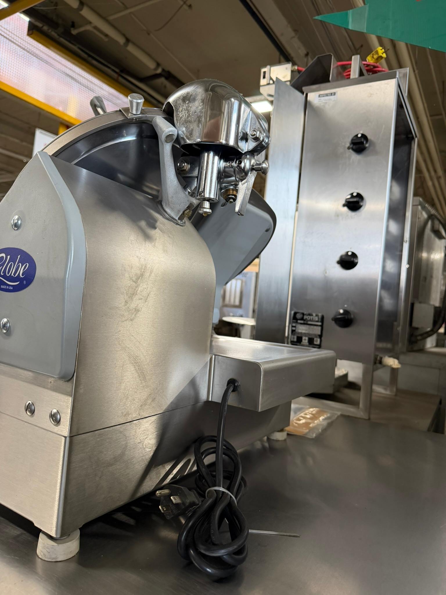 Globe Model 3850A heavy-duty, two-speed automatic commercial meat and deli slicer REFURBISHED CFE-0144