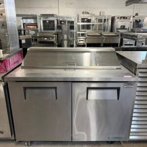 True TSSU-48-12-HC 48″ 12 Pan Salad/Sandwich Prep Table REFURBISHED CFE-0151